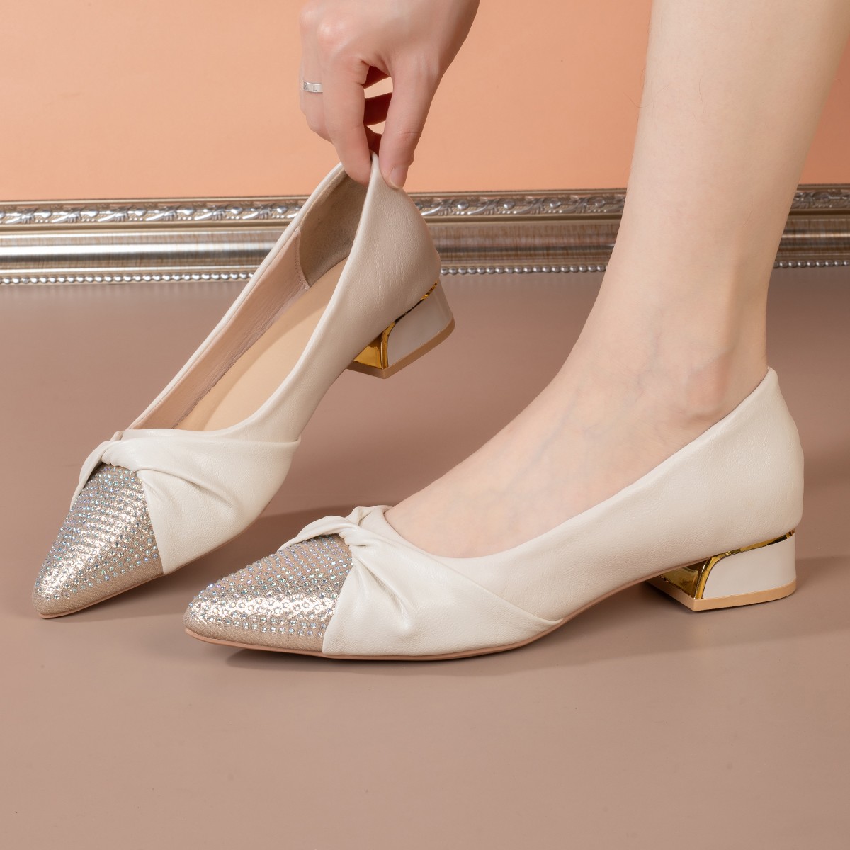Sepatu Wanita Berhias Batu Rhi - Dress Shoe Pointed ulasan dan harga